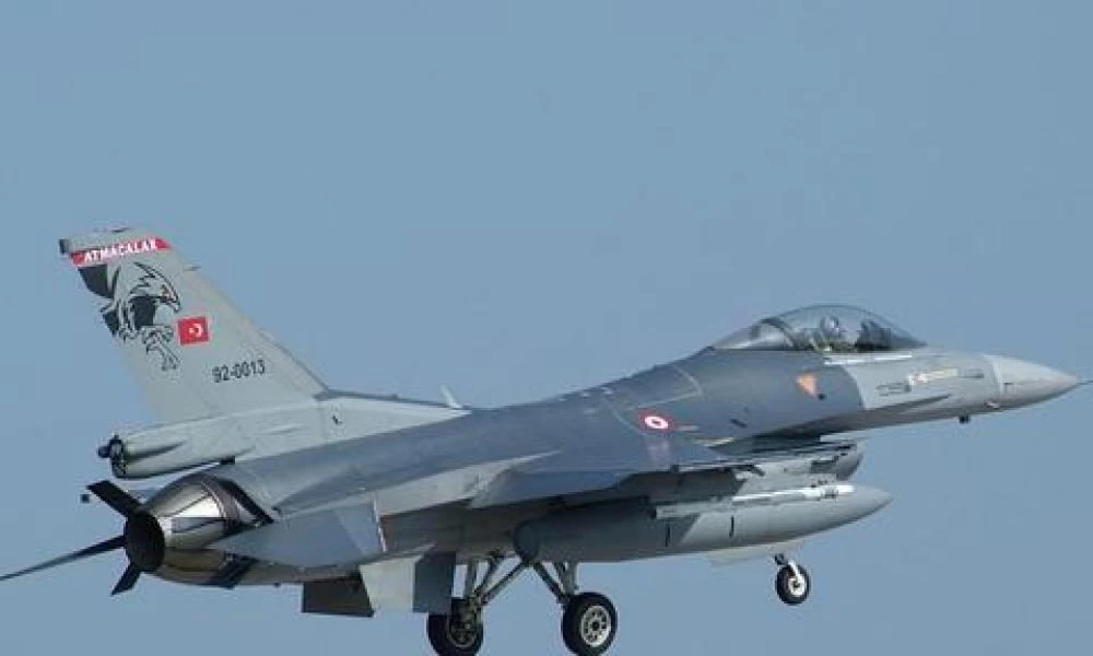 Έξι τουρκικά F-16 συνεχίζουν να ελέγχουν τον εναέριο χώρο στο Αρτσάχ